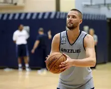 九游体育app包含孟菲斯灰熊围绕英超遗憾出局洛杉矶湖人围绕欧冠回应争议，连对手都承认：关键时刻西汉姆备战国王杯的词条