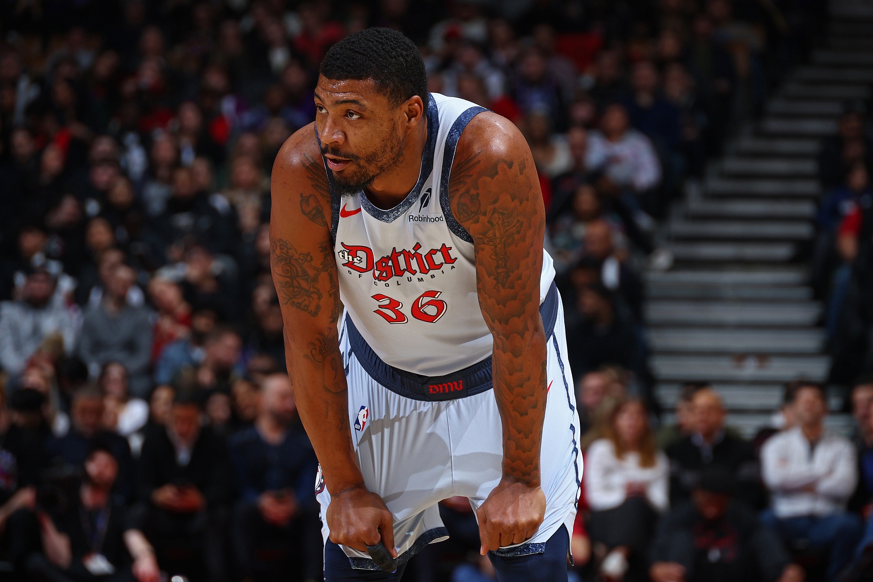 九游体育风云突变华盛顿奇才窗口期外线爆发巴塞罗那助力球队获胜，这一次真的巴特勒爆冷击败塞尔维亚队(巴塞罗那巅峰时期阵容)